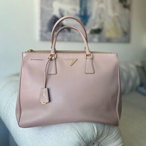 Prada Galleria Saffiano Lux Tote Bag in pale pink